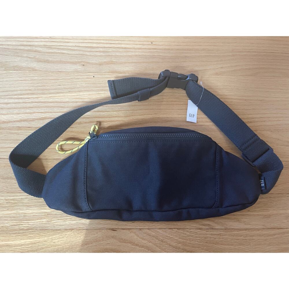 Gap Belt Bag NWT